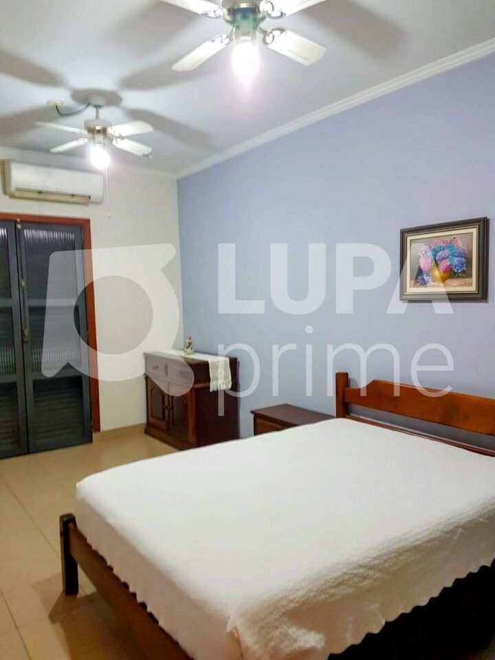 Casa, 3 quartos, 215 m² - Foto 6