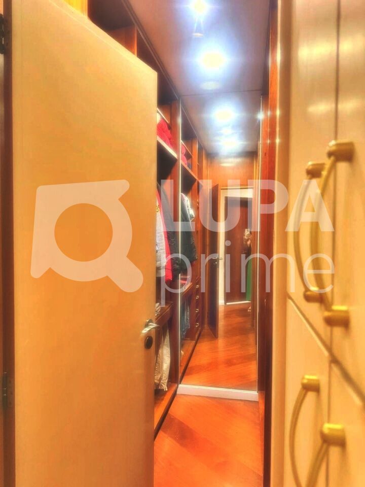 sobrado-venda-sao-paulo-jardim-guapira-4dormitorios-2suites-6vagas-300m2-LM29220