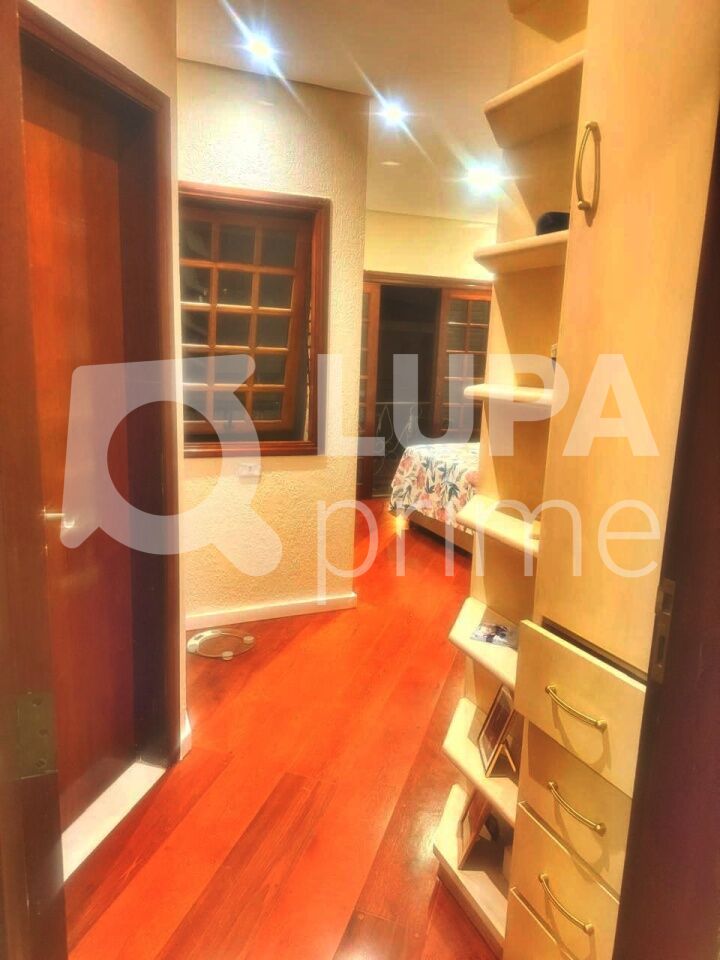 sobrado-venda-sao-paulo-jardim-guapira-4dormitorios-2suites-6vagas-300m2-LM29220