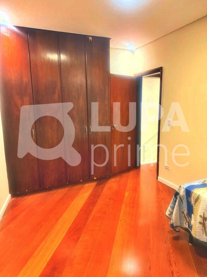 sobrado-venda-sao-paulo-jardim-guapira-4dormitorios-2suites-6vagas-300m2-LM29220