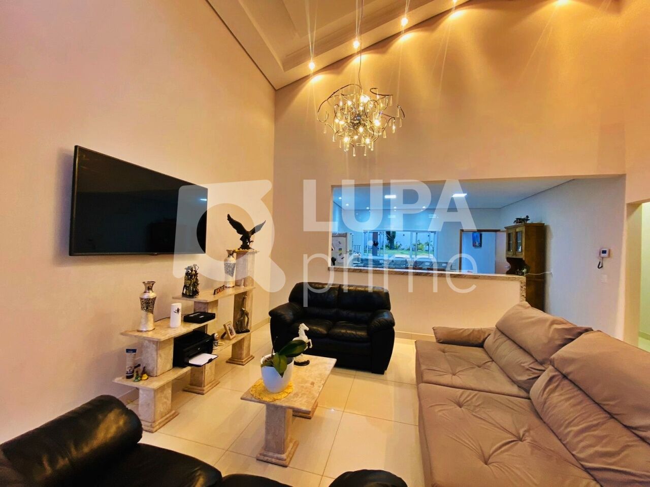 Casa, 3 quartos, 200 m² - Foto 1