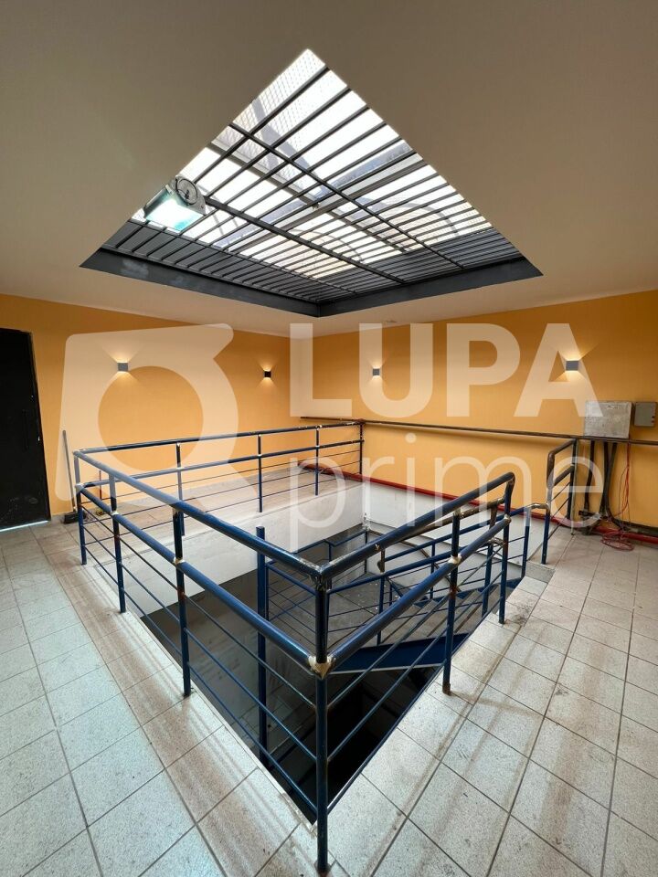 Prédio Inteiro, 900 m² - Foto 1