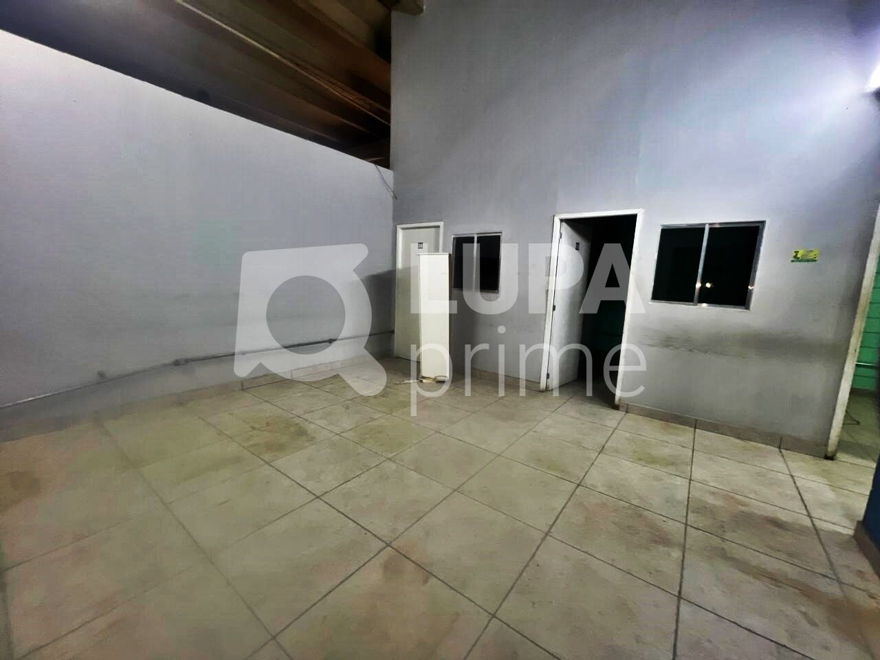 Sala-Conjunto, 1600 m² - Foto 2