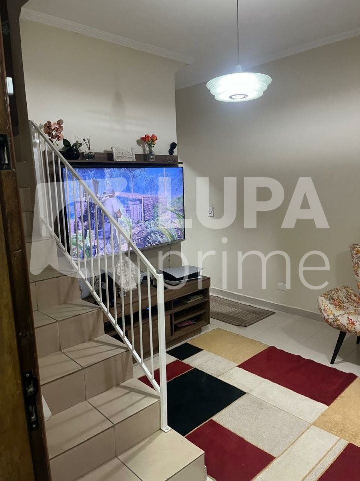 sobrado-venda-sao-paulo-vila-cruz-das-almas-2dormitorios-2suites-2vagas-86m2-LM29667