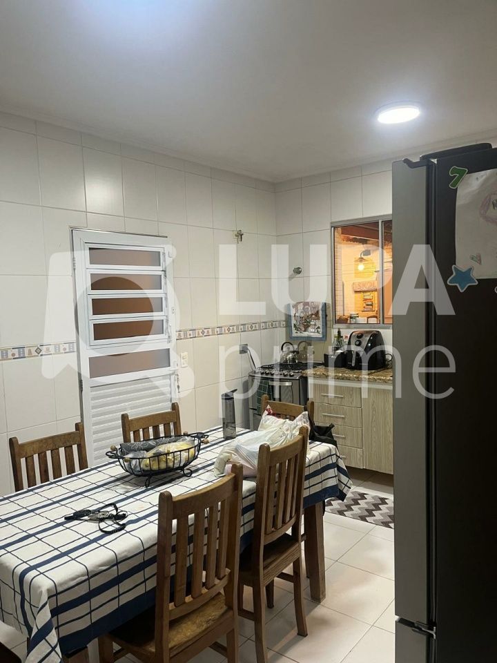 sobrado-venda-sao-paulo-vila-cruz-das-almas-2dormitorios-2suites-2vagas-86m2-LM29667