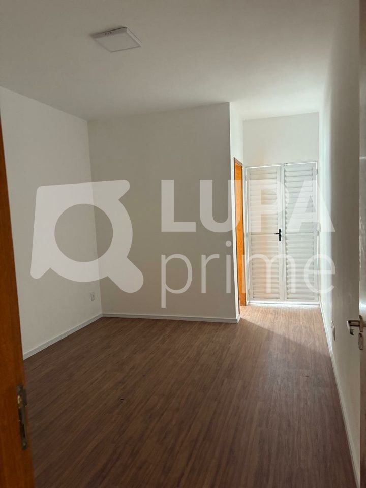 sobrado-venda-sao-paulo-parque-peruche-2dormitorios-2suites-2vagas-72m2-LM30142