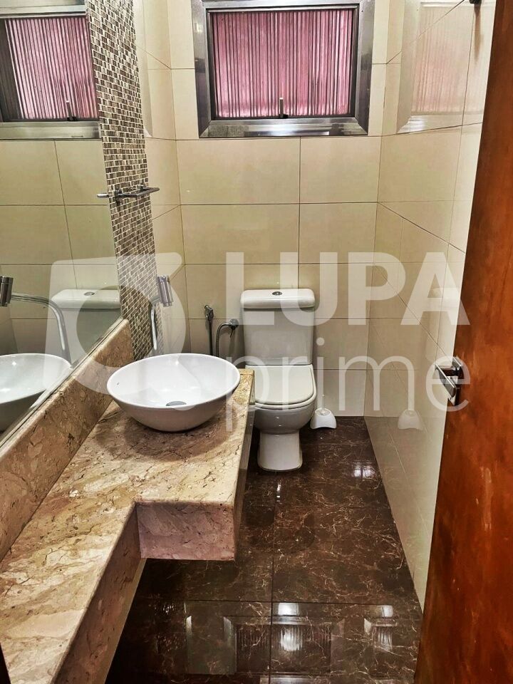 sobrado-venda-sao-paulo-vila-sabrina-3dormitorios-2suites-5vagas-218m2-LM30192