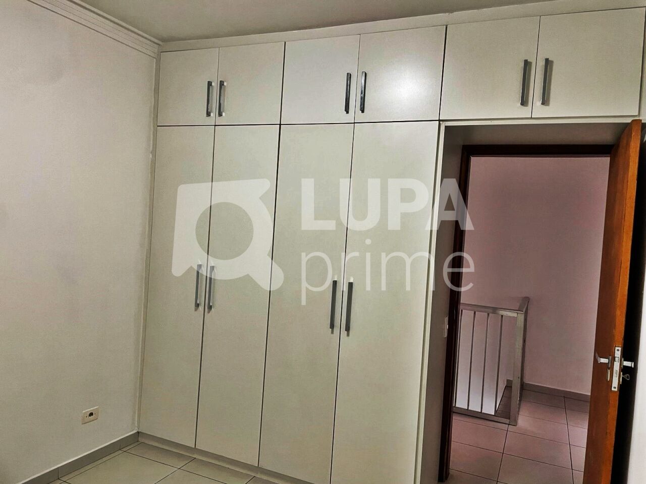 sobrado-venda-sao-paulo-vila-sabrina-3dormitorios-2suites-5vagas-218m2-LM30192