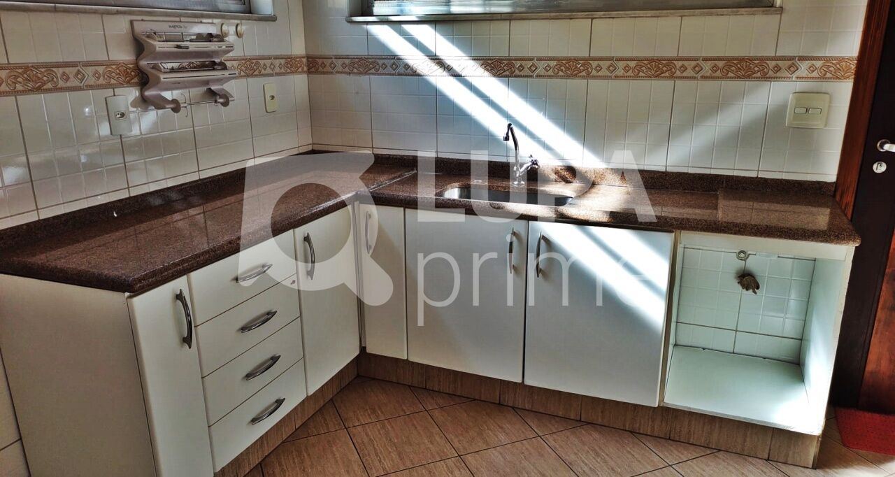 Casa, 5 quartos, 155 m² - Foto 8