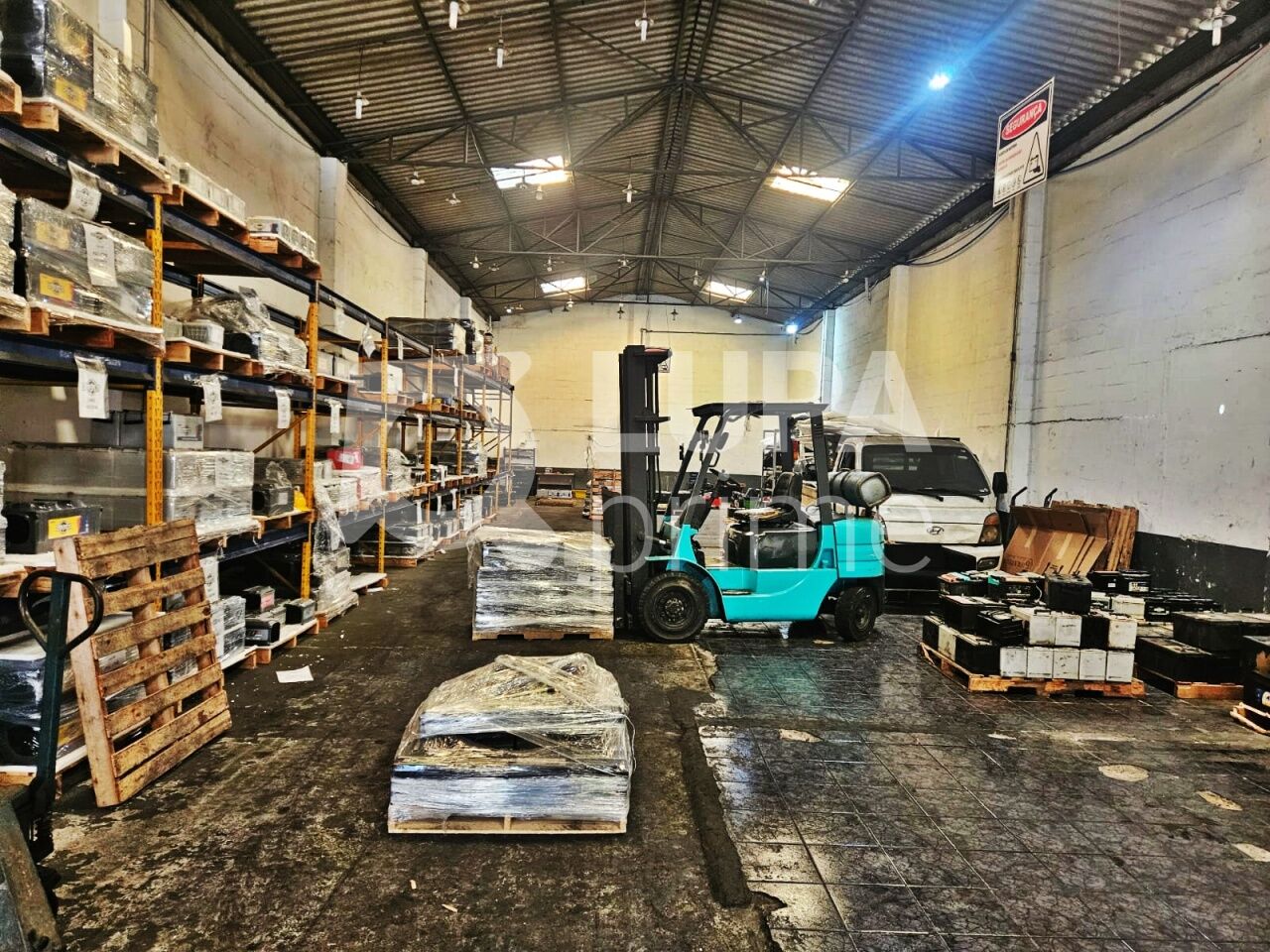 Depósito-Galpão, 476 m² - Foto 1