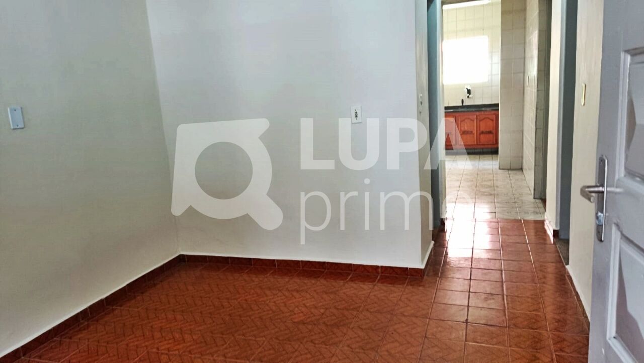casa-terrea-locacao-sao-paulo-jardim-guanca-2dormitorios-1suite-2vagas-55m2-LM30588