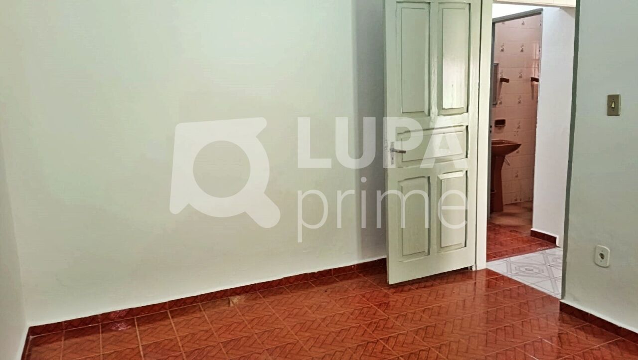casa-terrea-locacao-sao-paulo-jardim-guanca-2dormitorios-1suite-2vagas-55m2-LM30588