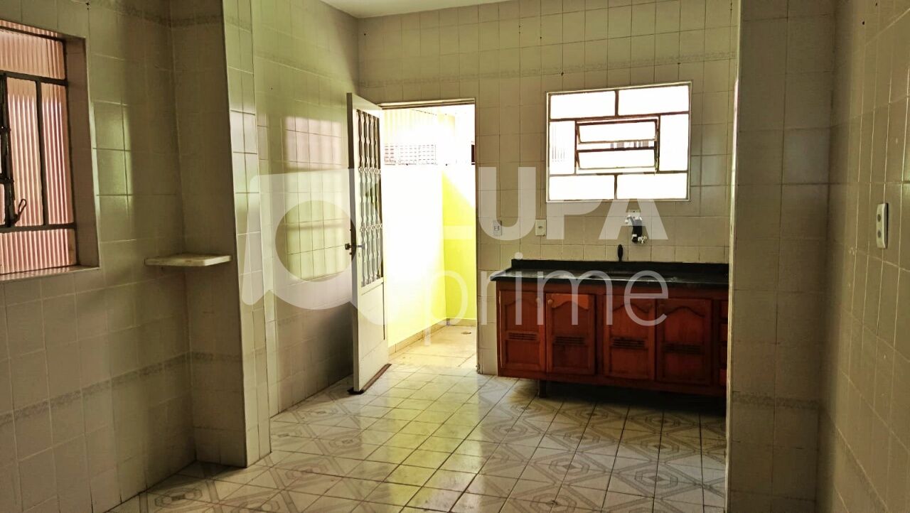 casa-terrea-locacao-sao-paulo-jardim-guanca-2dormitorios-1suite-2vagas-55m2-LM30588