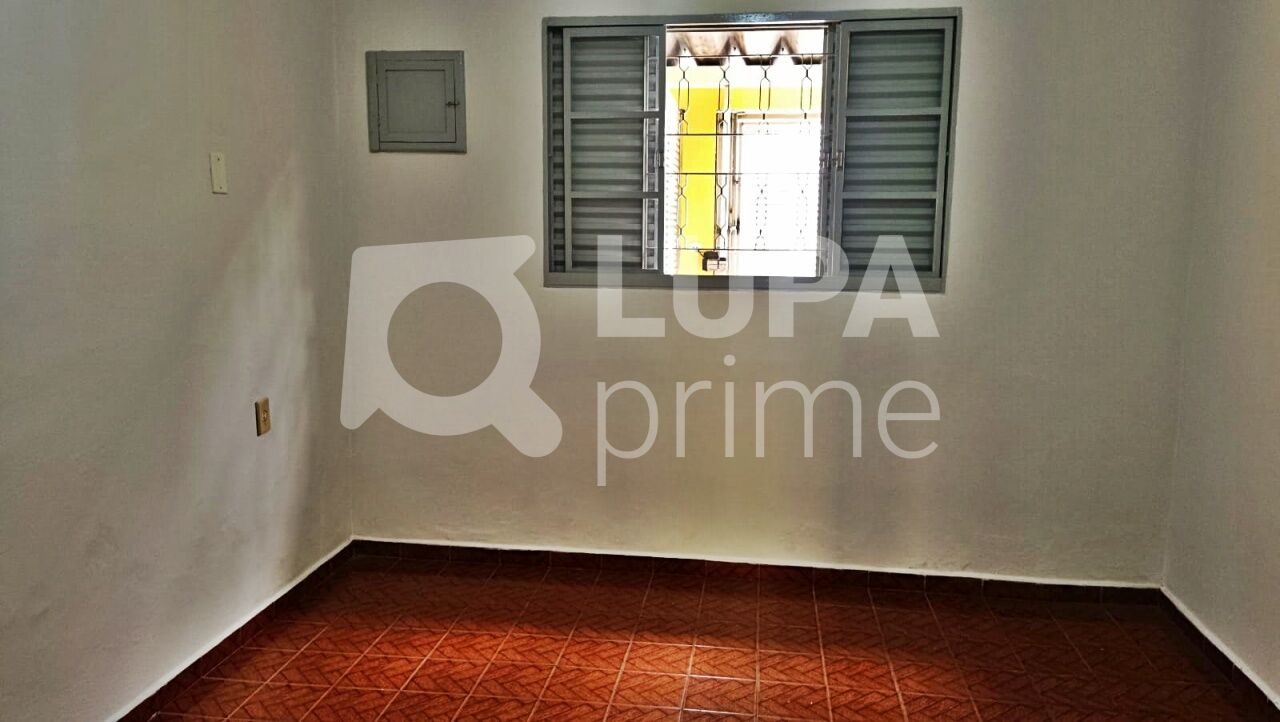 casa-terrea-locacao-sao-paulo-jardim-guanca-2dormitorios-1suite-2vagas-55m2-LM30588