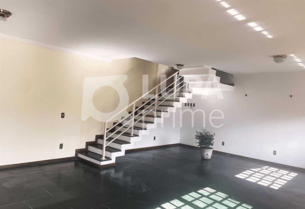 Casa, 3 quartos, 168 m² - Foto 2