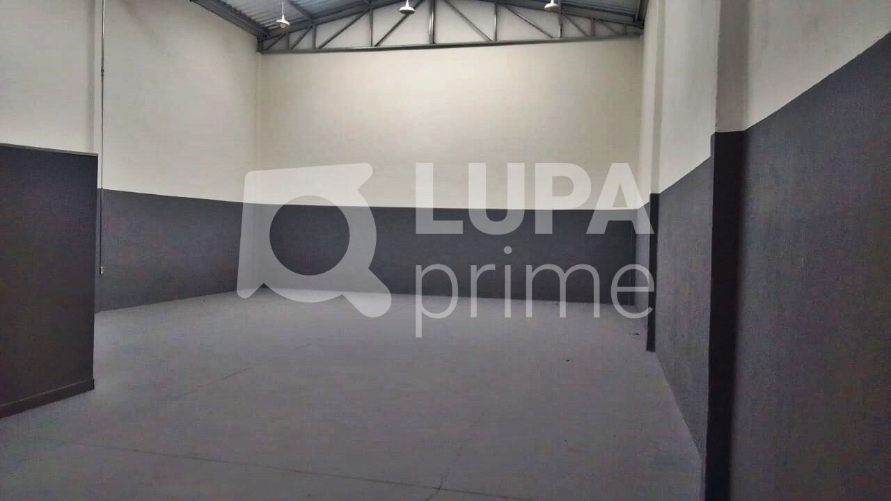 Loja-Salão, 180 m² - Foto 1