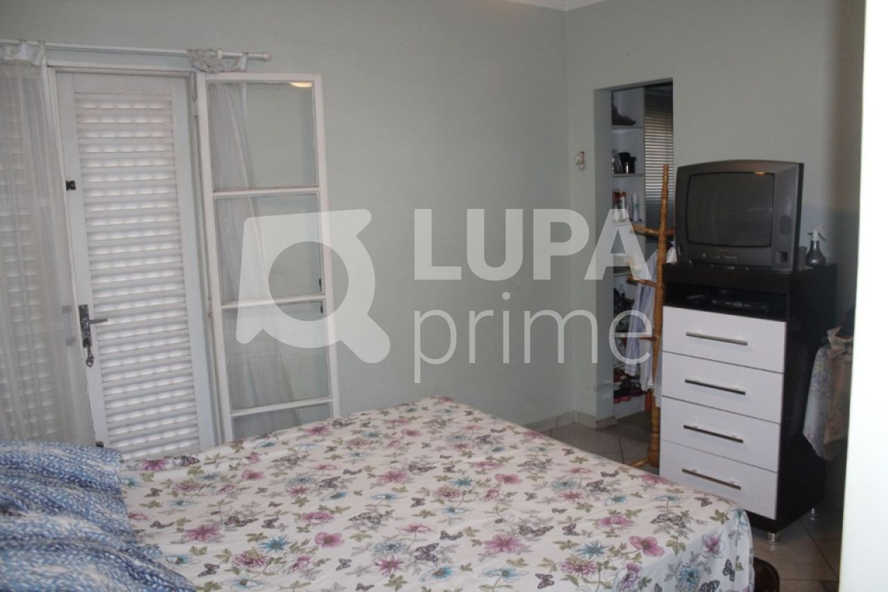 Casa à venda com 3 quartos, 180m² - Foto 7