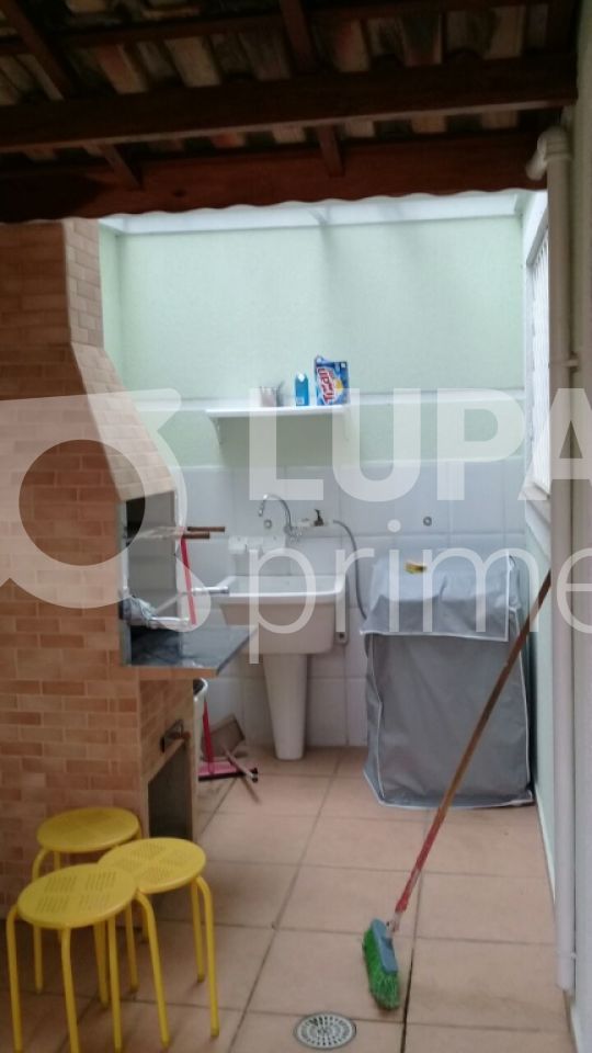 sobrado-venda-sao-paulo-vila-nivi-3dormitorios-3suites-4vagas-240m2-LS101