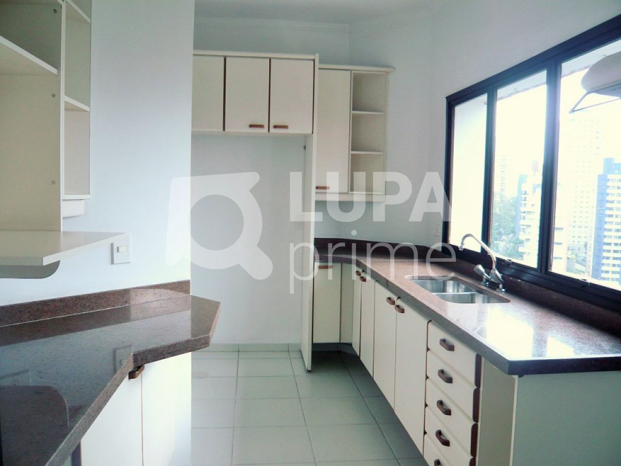 apartamento-venda-sao-paulo-vila-suzana-3dormitorios-1suite-2vagas-186m2-LS10812