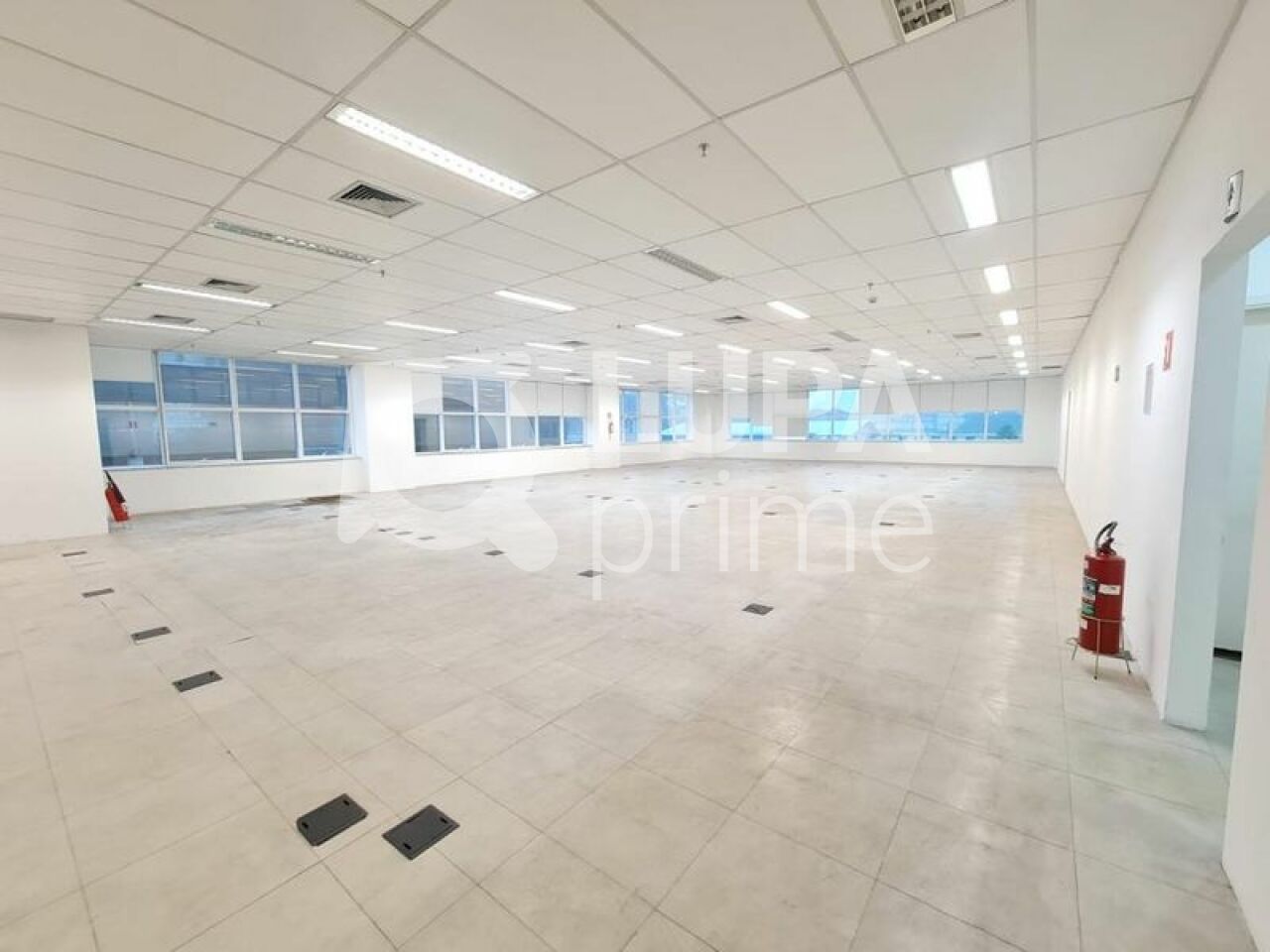 conj-comercial-locacao-sao-paulo-jardim-das-laranjeiras-20vagas-1820m2-LS11554