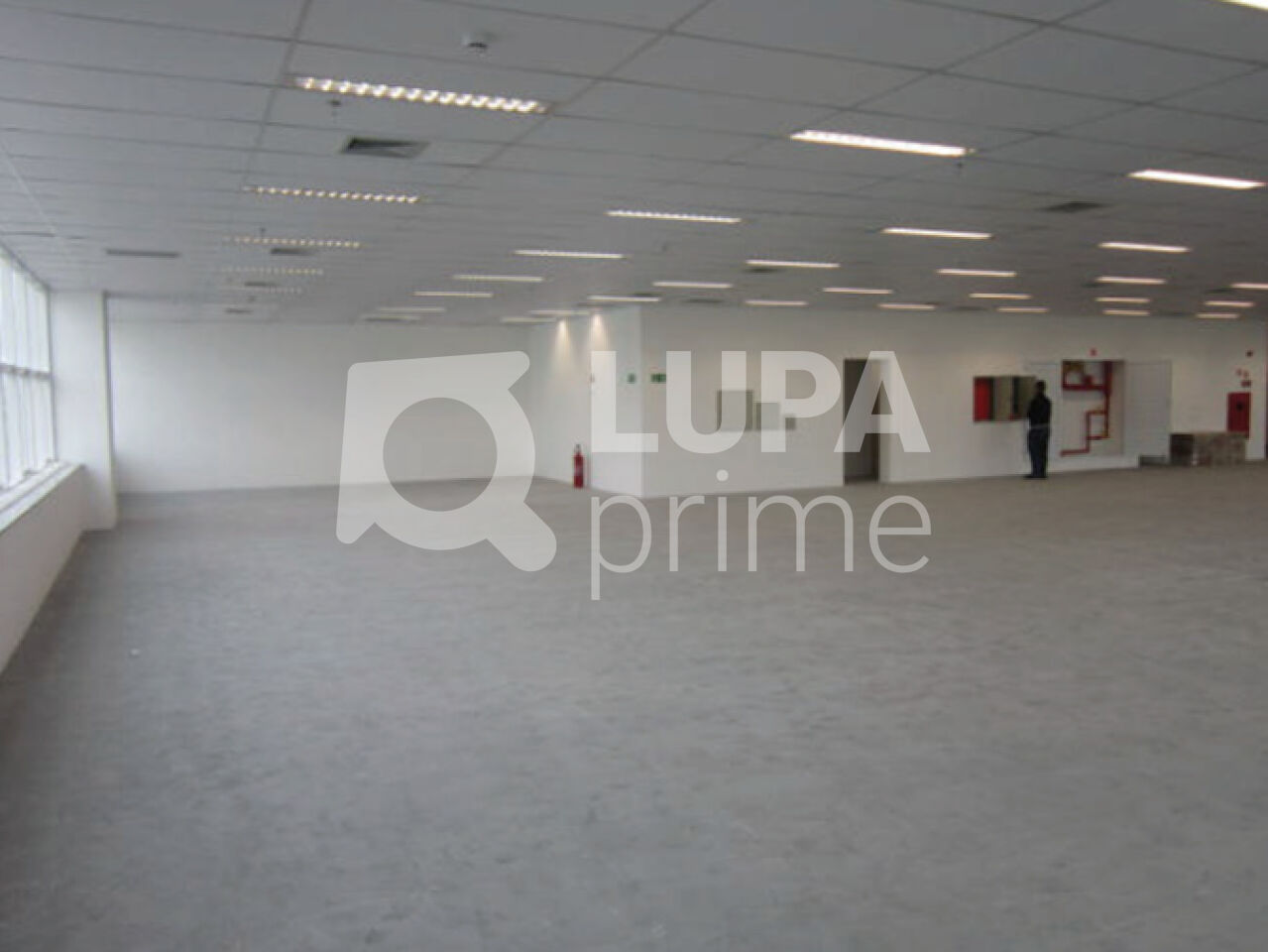 conj-comercial-locacao-sao-paulo-jardim-das-laranjeiras-20vagas-1820m2-LS11554