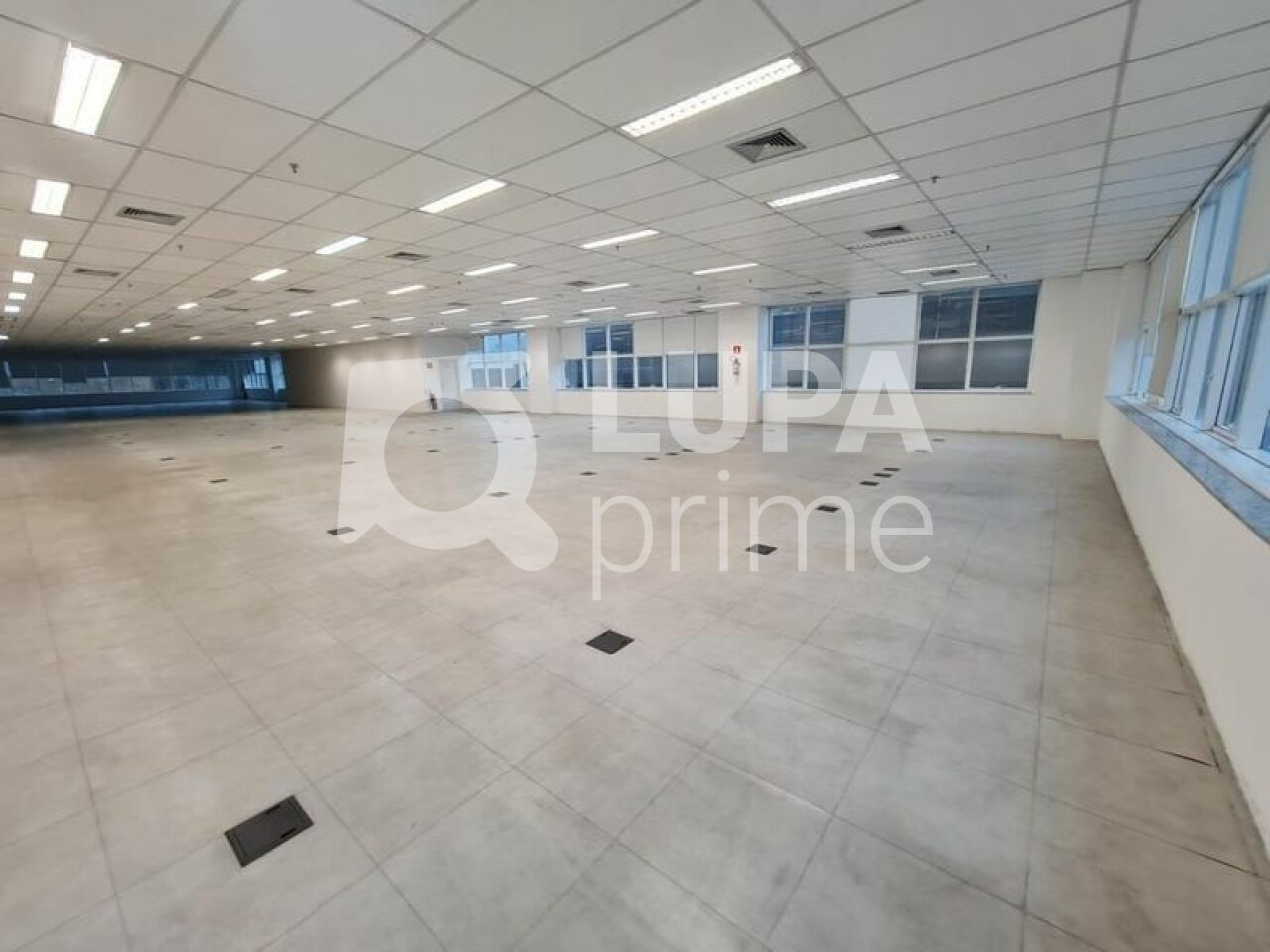 conj-comercial-locacao-sao-paulo-jardim-das-laranjeiras-20vagas-1820m2-LS11554
