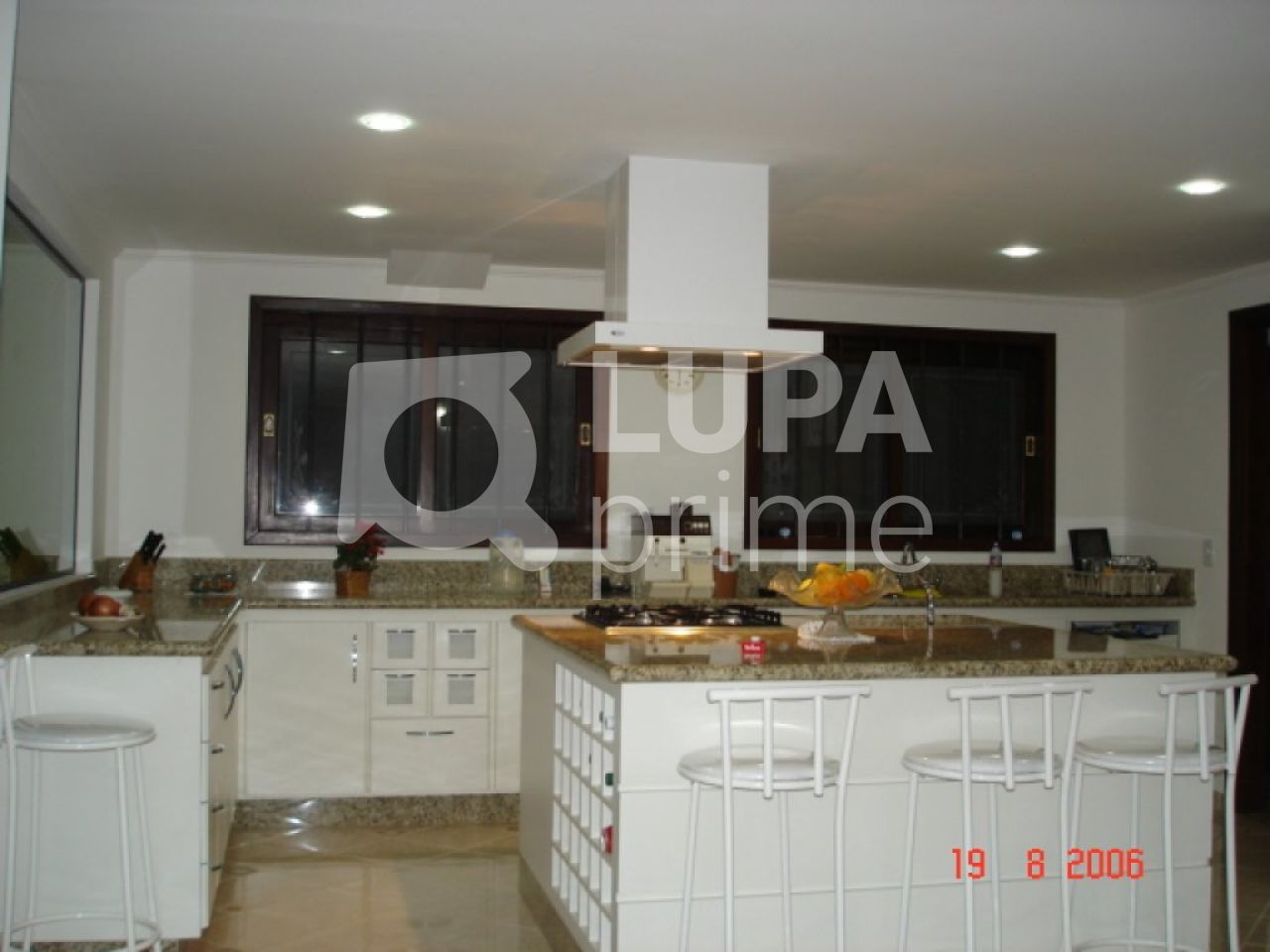 sobrado-venda-sao-paulo-parque-petropolis-3dormitorios-2suites-3vagas-237m2-LS12029