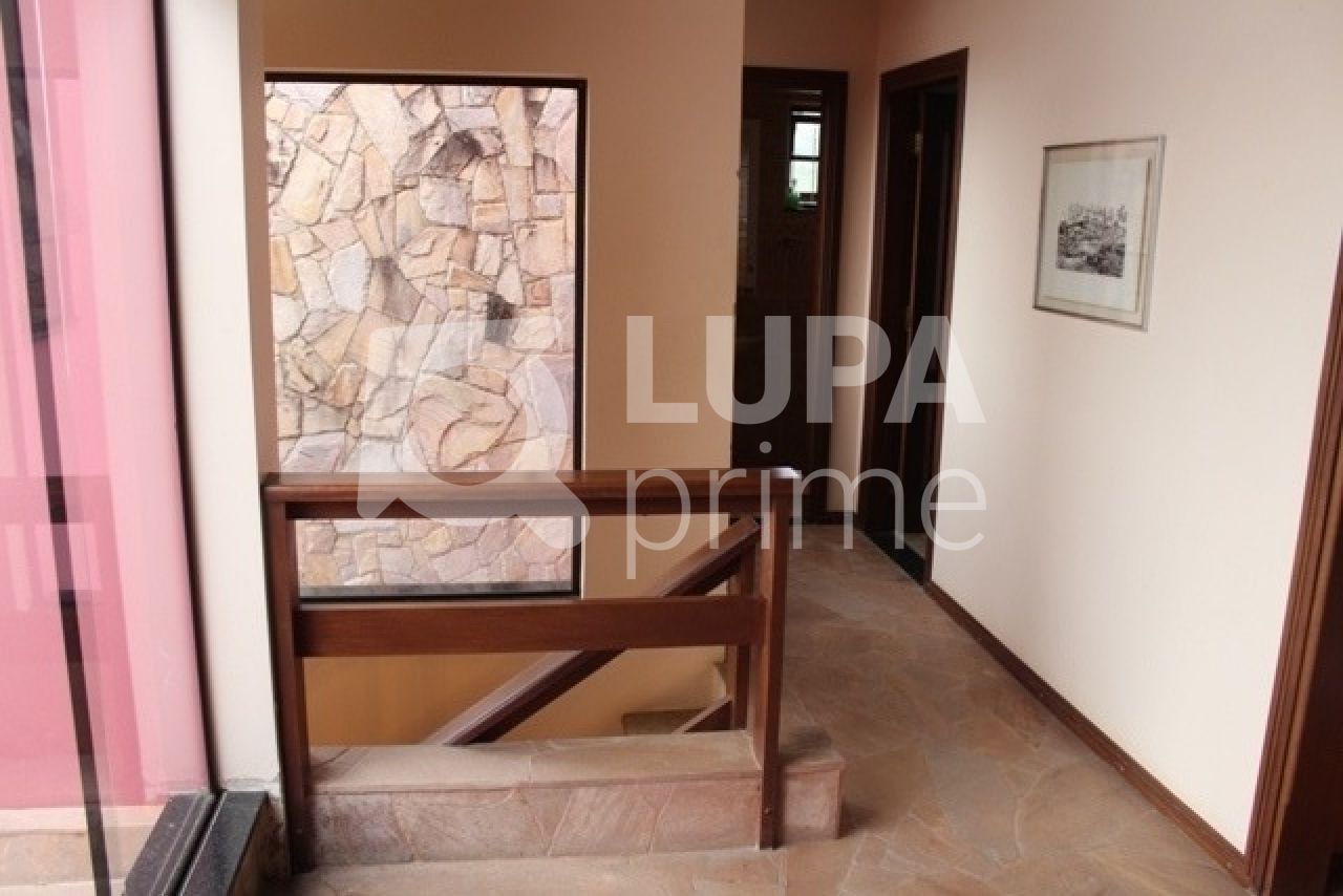 Casa, 3 quartos, 240 m² - Foto 8