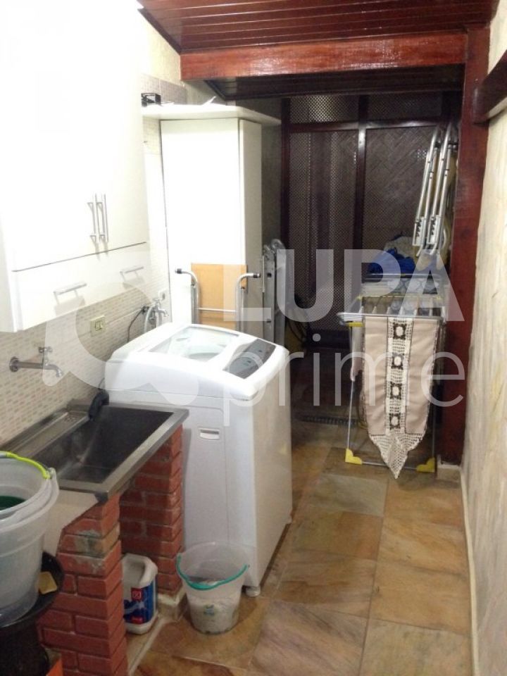 sobrado-venda-sao-paulo-vila-nilo-3dormitorios-2suites-2vagas-220m2-LS12564