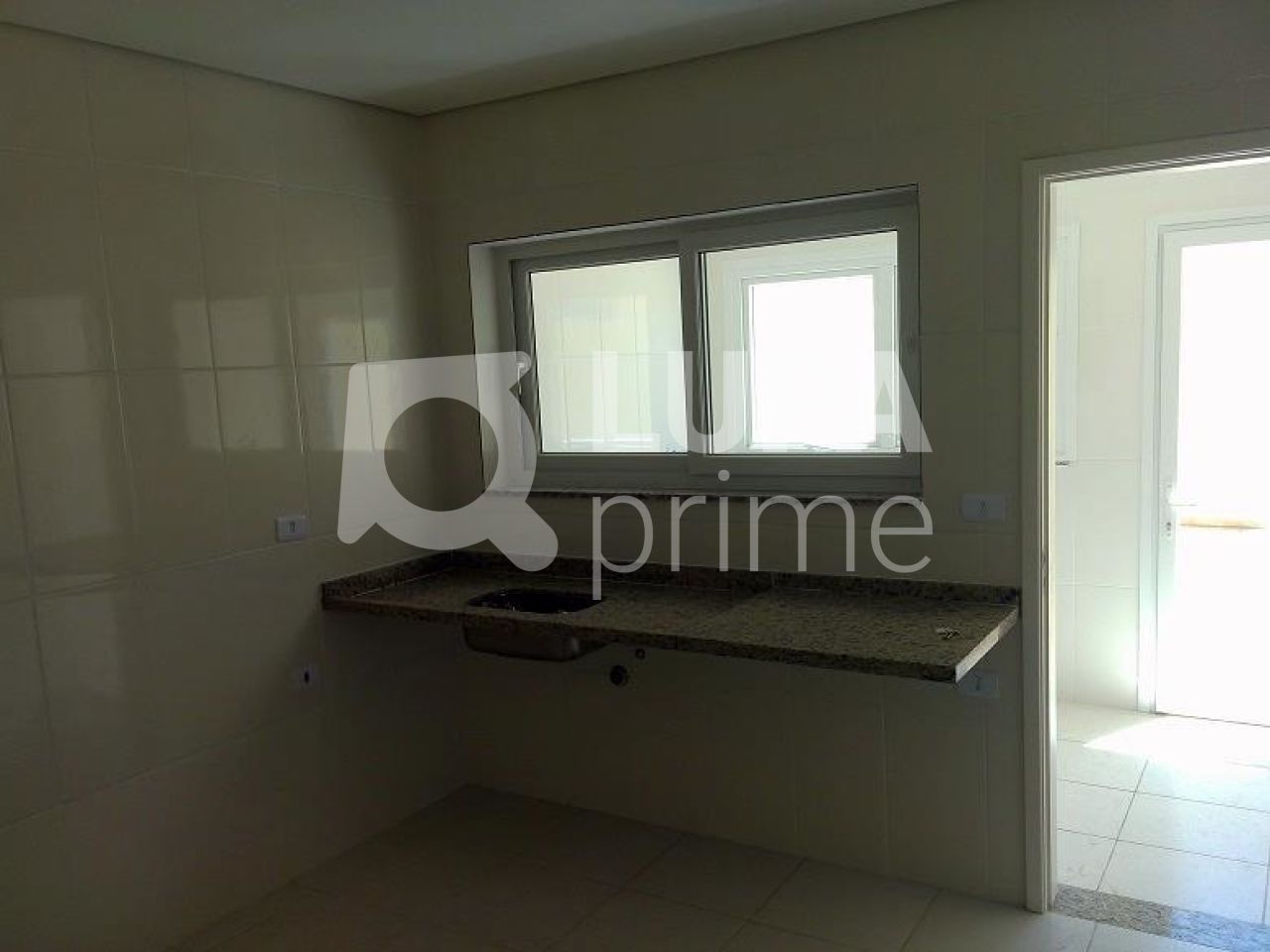 sobrado-venda-sao-paulo-vila-romero-3dormitorios-3suites-2vagas-240m2-LS13655