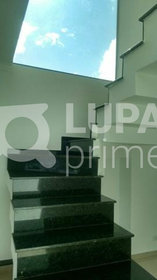 sobrado-venda-sao-paulo-vila-basileia-3dormitorios-3suites-5vagas-240m2-LS13863