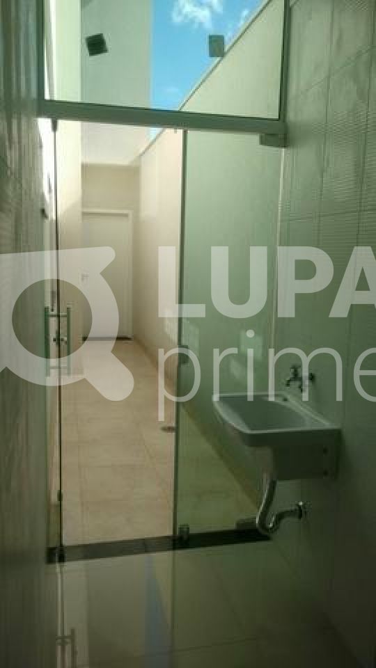 sobrado-venda-sao-paulo-vila-basileia-3dormitorios-3suites-5vagas-240m2-LS13863