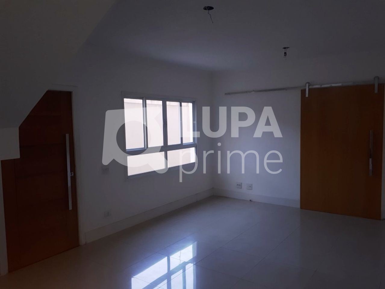 sobrado-venda-guarulhos-vila-rosalia-3dormitorios-3suites-4vagas-200m2-LS16526