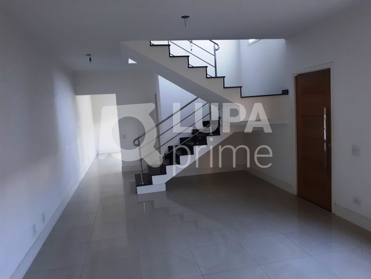 sobrado-venda-guarulhos-vila-rosalia-3dormitorios-3suites-4vagas-200m2-LS16526