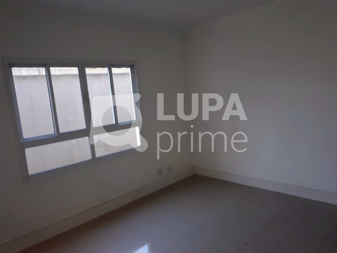 sobrado-venda-guarulhos-vila-rosalia-3dormitorios-3suites-4vagas-200m2-LS16526