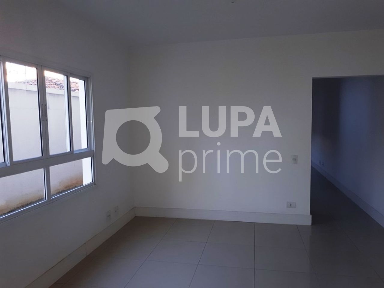 sobrado-venda-guarulhos-vila-rosalia-3dormitorios-3suites-4vagas-200m2-LS16526