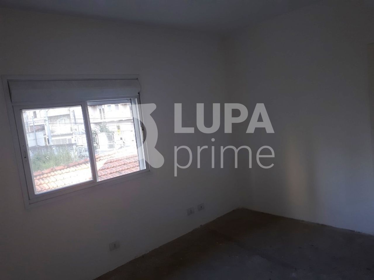 sobrado-venda-guarulhos-vila-rosalia-3dormitorios-3suites-4vagas-200m2-LS16526