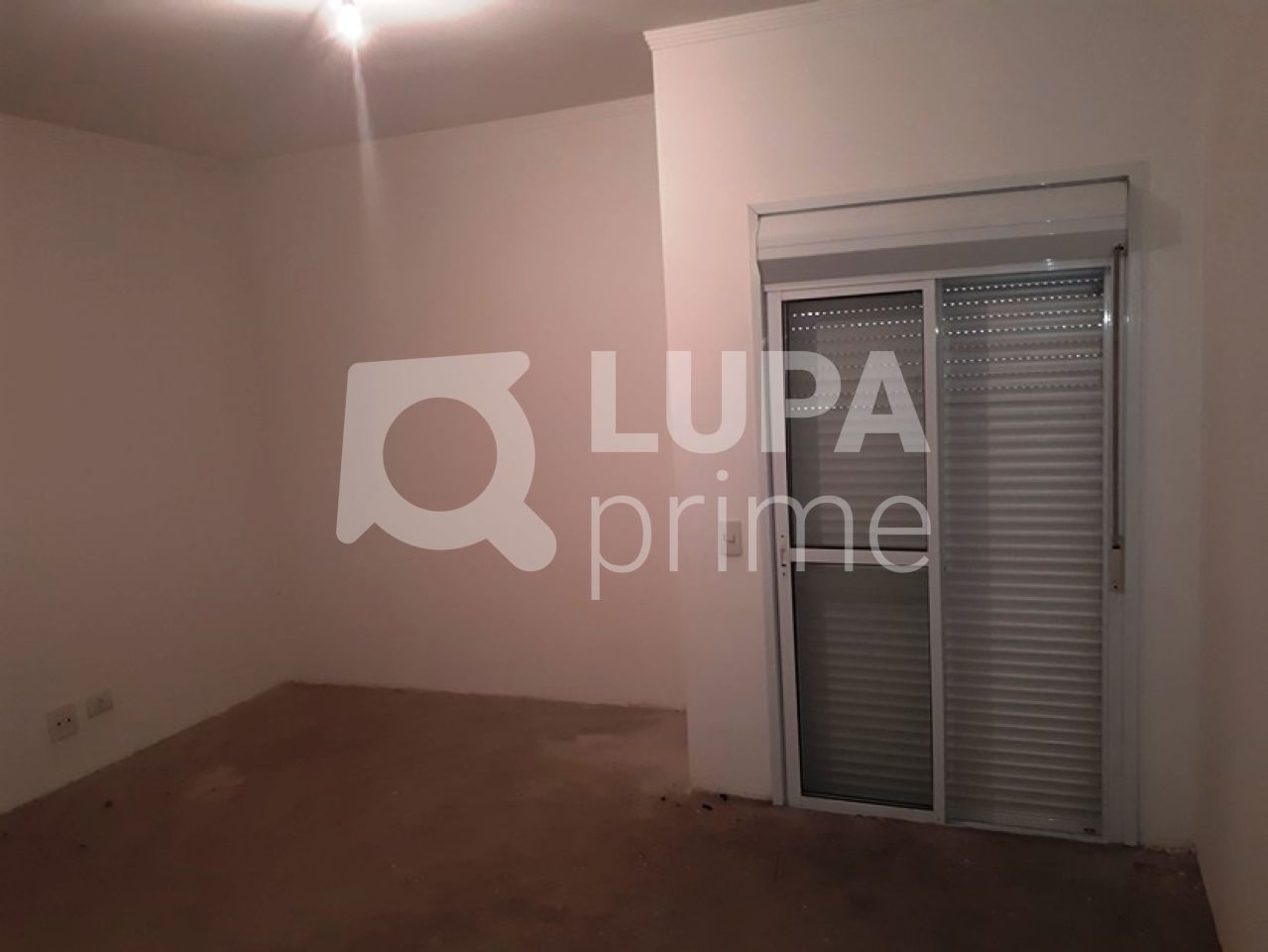 sobrado-venda-guarulhos-vila-rosalia-3dormitorios-3suites-4vagas-200m2-LS16526