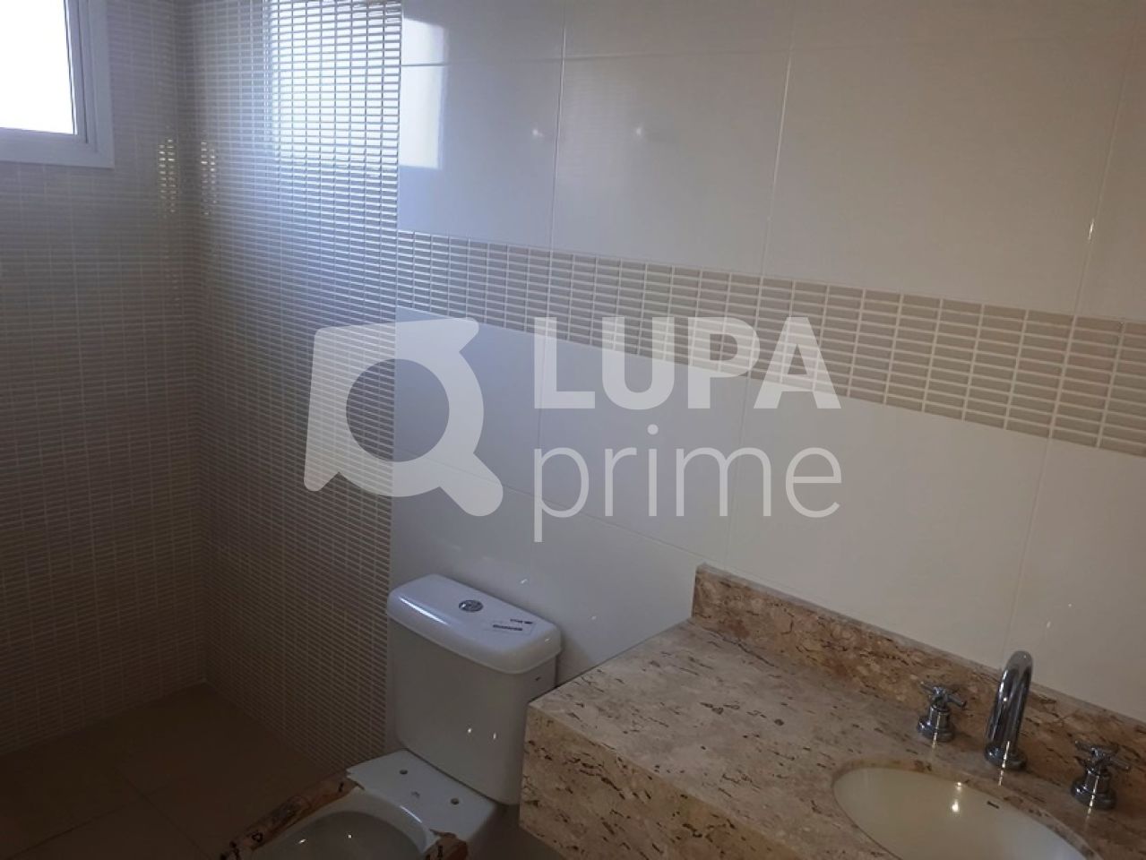 sobrado-venda-guarulhos-vila-rosalia-3dormitorios-3suites-4vagas-200m2-LS16526