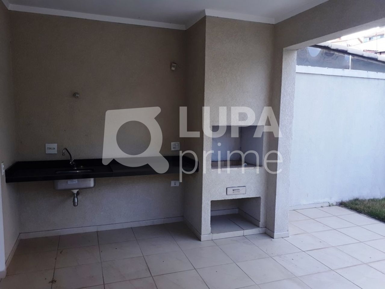 sobrado-venda-guarulhos-vila-rosalia-3dormitorios-3suites-4vagas-200m2-LS16526