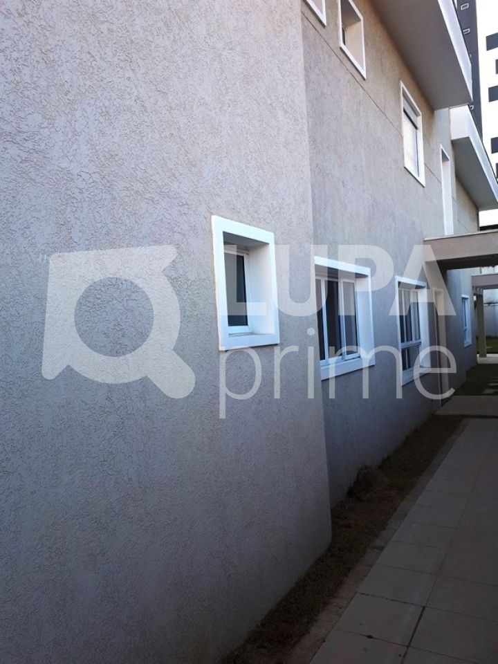 sobrado-venda-guarulhos-vila-rosalia-3dormitorios-3suites-4vagas-200m2-LS16526