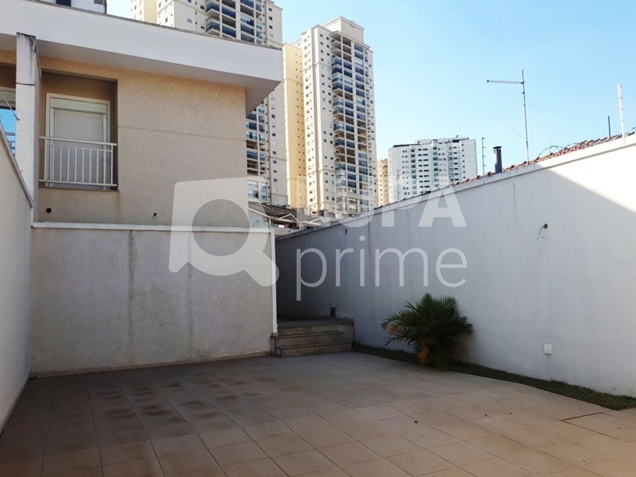 sobrado-venda-guarulhos-vila-rosalia-3dormitorios-3suites-4vagas-200m2-LS16526