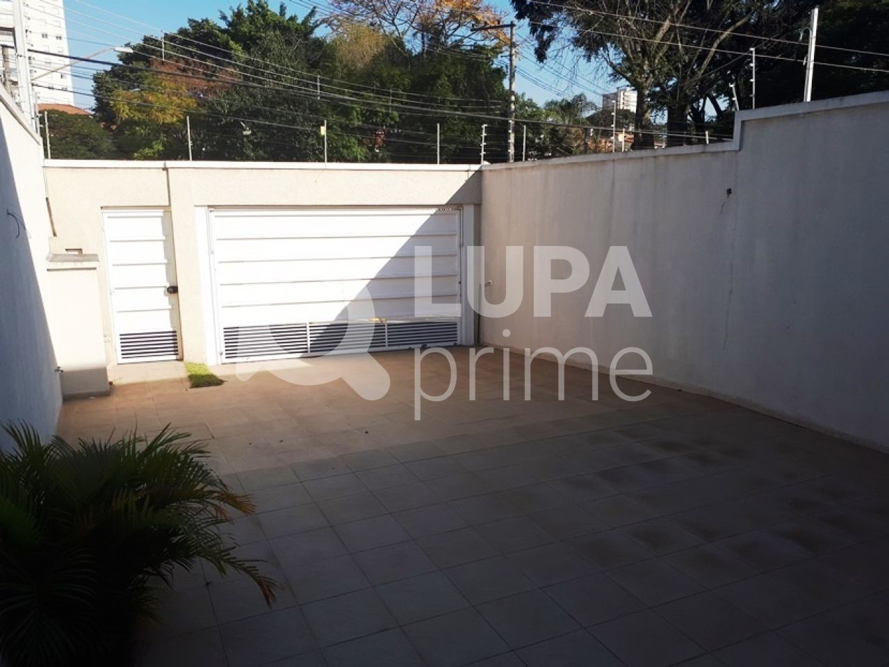 sobrado-venda-guarulhos-vila-rosalia-3dormitorios-3suites-4vagas-200m2-LS16526