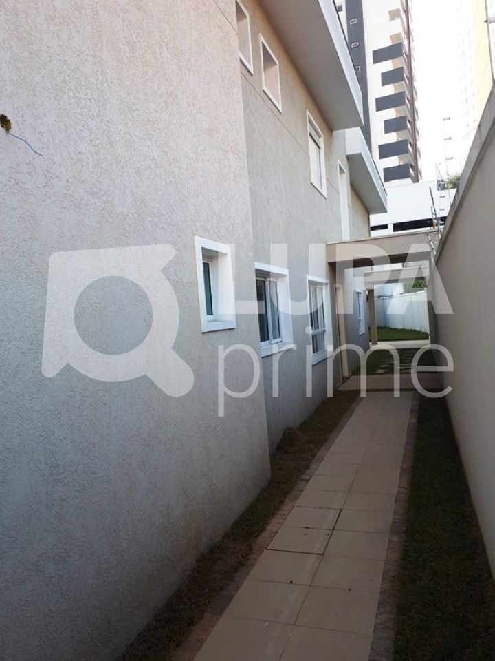 sobrado-venda-guarulhos-vila-rosalia-3dormitorios-3suites-4vagas-200m2-LS16526