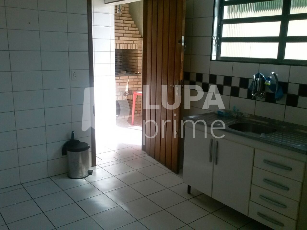 Casa à venda com 3 quartos, 200m² - Foto 27