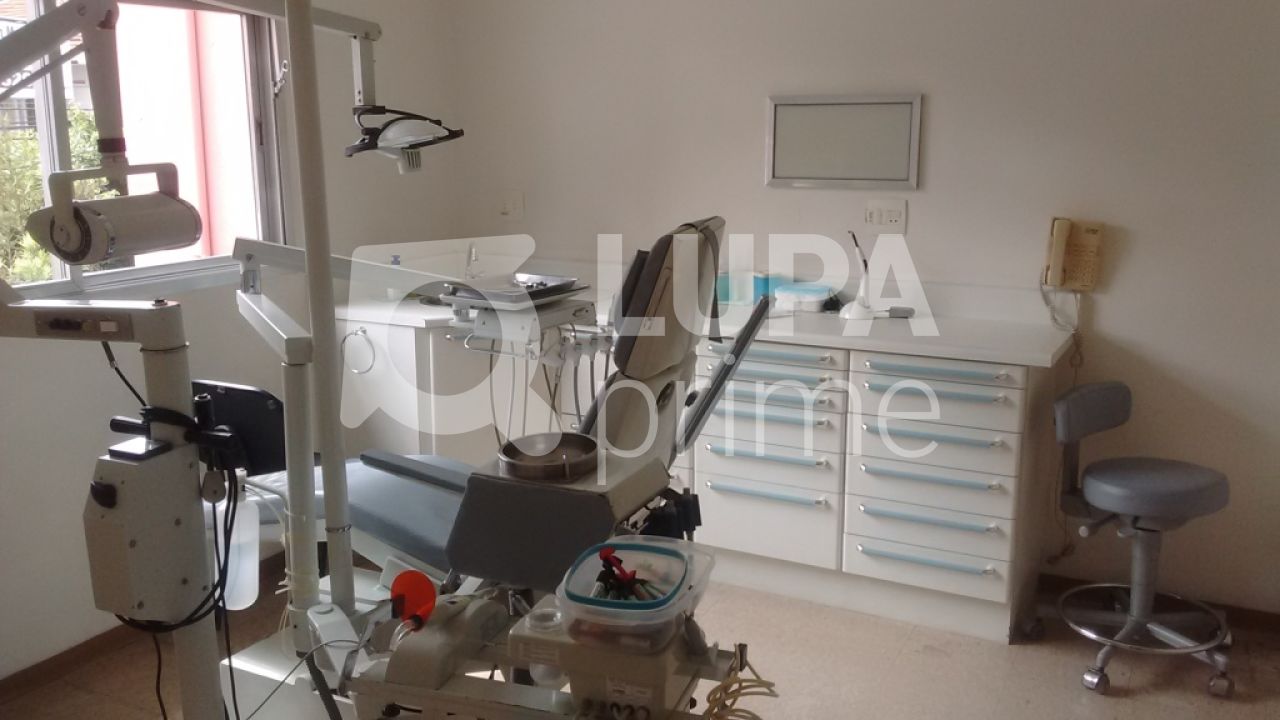 Prédio Inteiro à venda, 300m² - Foto 10