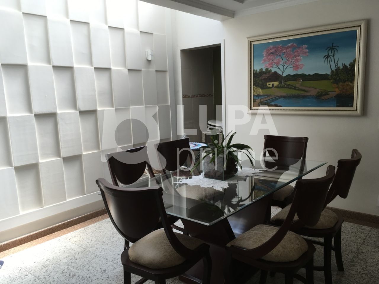 Casa à venda com 3 quartos, 200m² - Foto 1