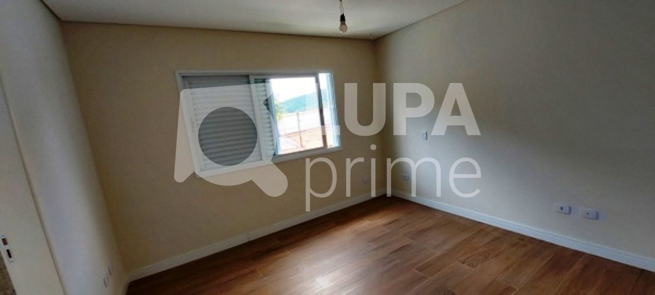 sobrado-venda-sao-paulo-tucuruvi-3dormitorios-3suites-7vagas-313m2-LS18807