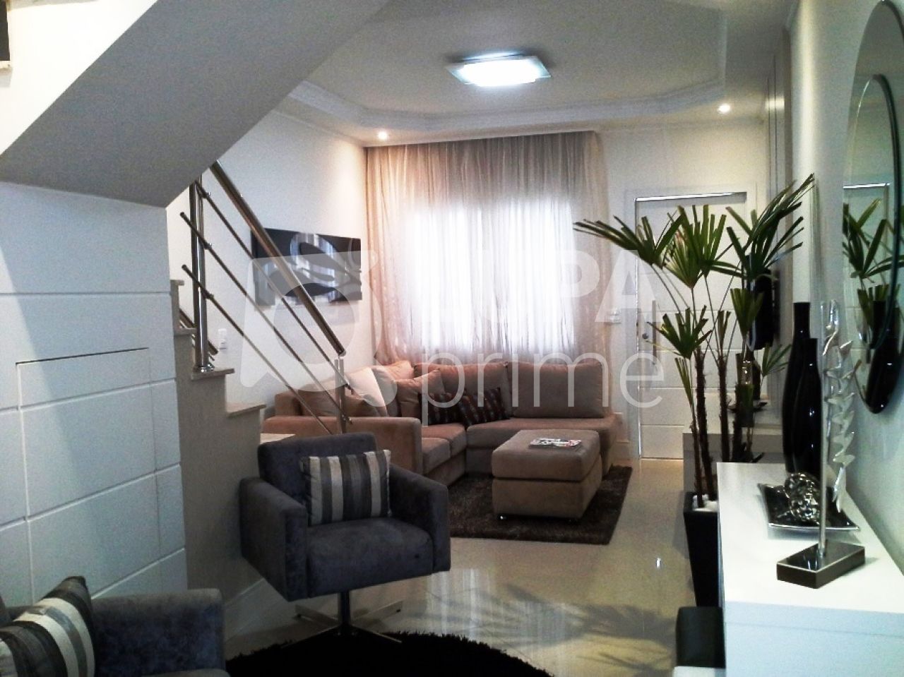 Casa à venda com 3 quartos, 250m² - Foto 1