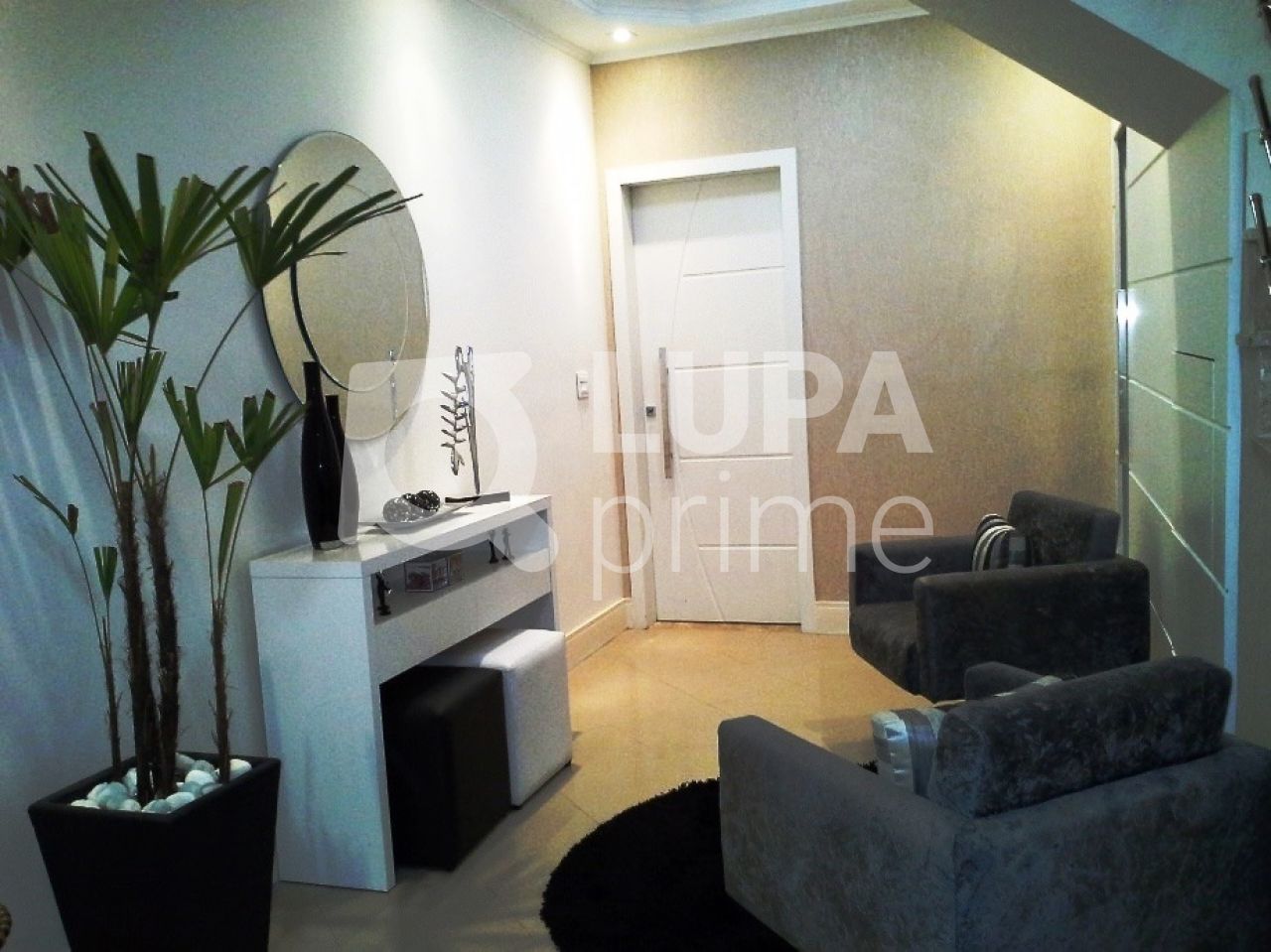 Casa à venda com 3 quartos, 250m² - Foto 2